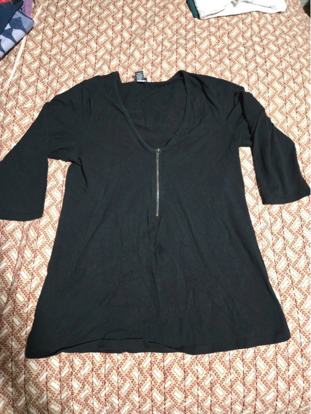 Torrid women size 2 black zipper top